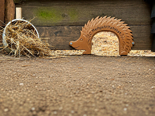 Brown hedgehog highway arch - brown,